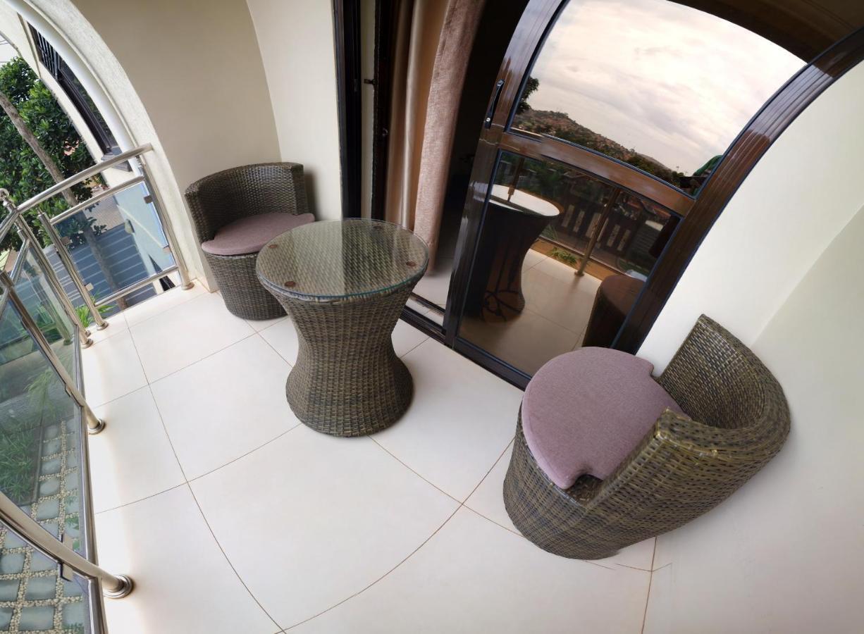 Eric Wilkins Apartments Lubowa Exterior foto